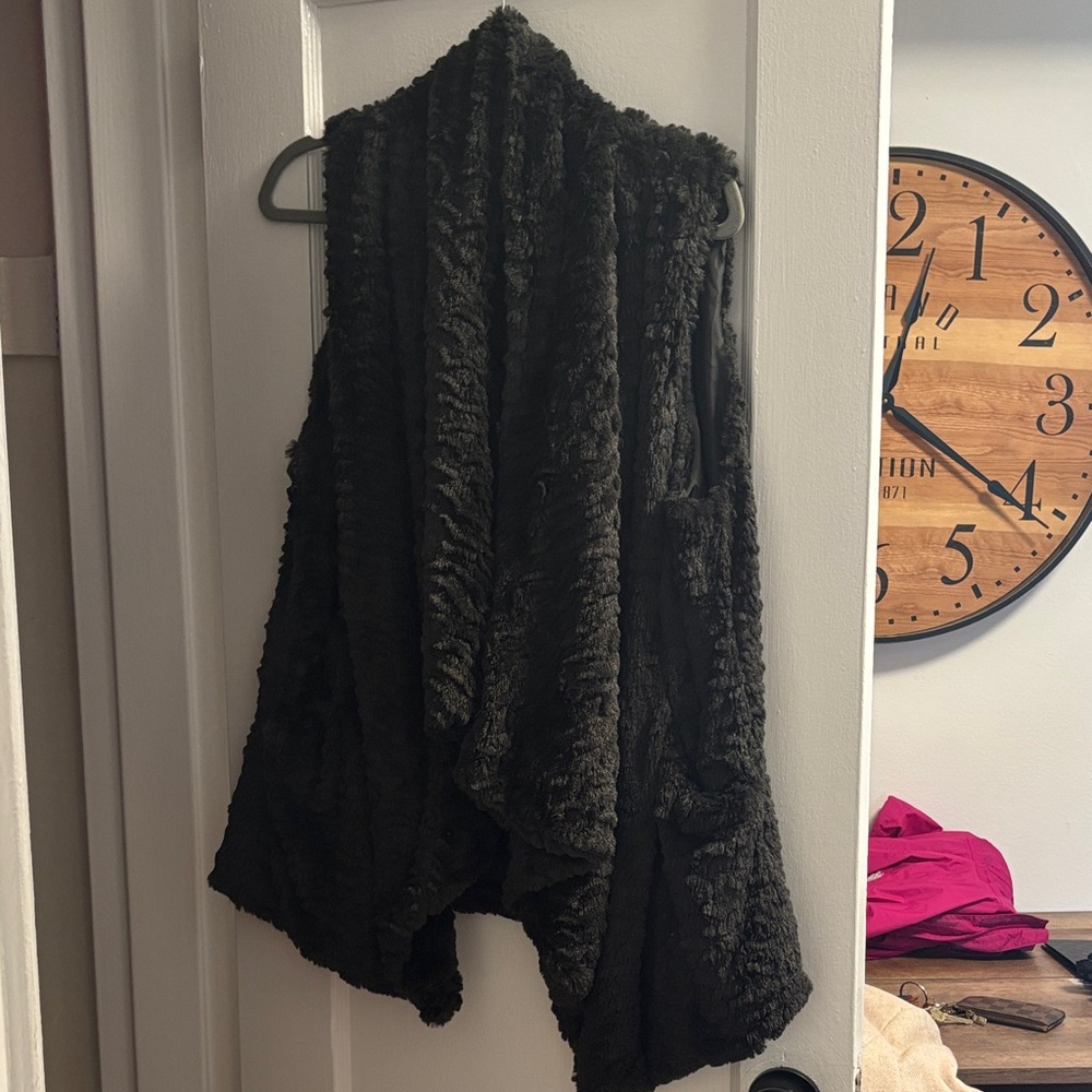 Wit & Wisdom Elegant Black Vest